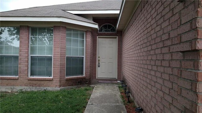 Building Photo - 908 Stags Leap Dr