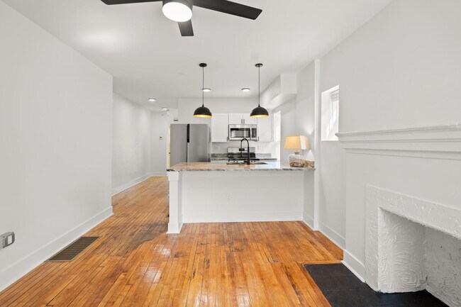Foto del edificio - 217 W 13th St
