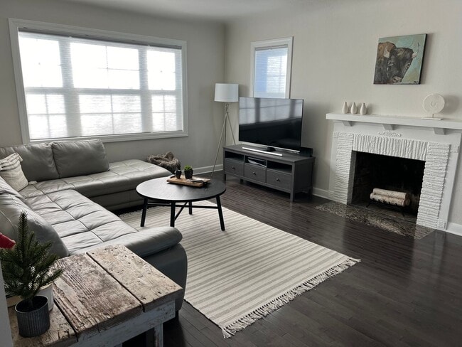 Foto del edificio - Beautiful 4 Bed 3 Bath Home for Rent! Great Location, Modern Updates!
