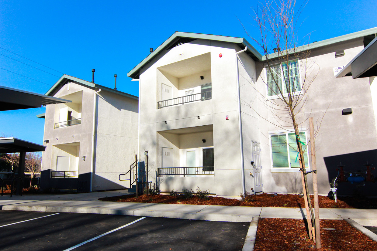 Primary Photo - Lassen Villa Apartments