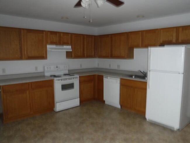 Building Photo - 5606 Valley View Dr