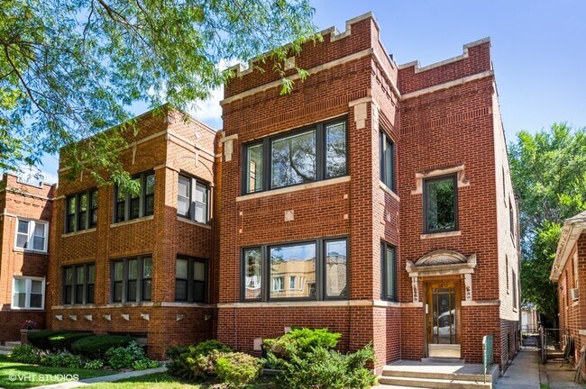 Building Photo - 5637 N Talman Ave