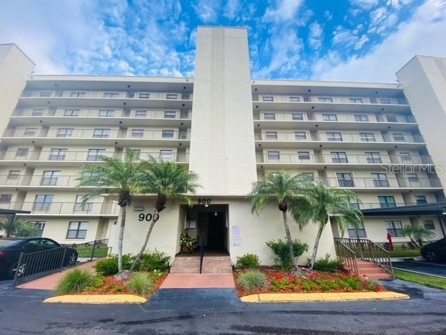 Primary Photo - 900 Cove Cay Dr