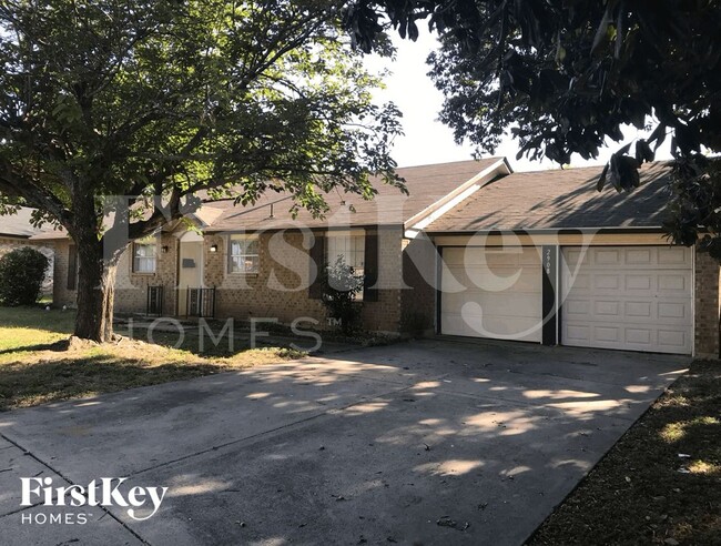 Building Photo - 2908 Portales Dr
