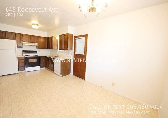 Building Photo - 2 Bedroom Available in Central Pocatello, ...