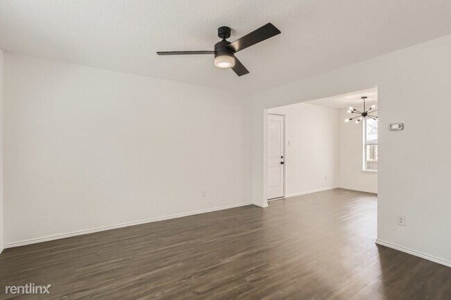 Foto del edificio - 3 br, 2.5 bath House - 2103 Yucatan Plaza ...