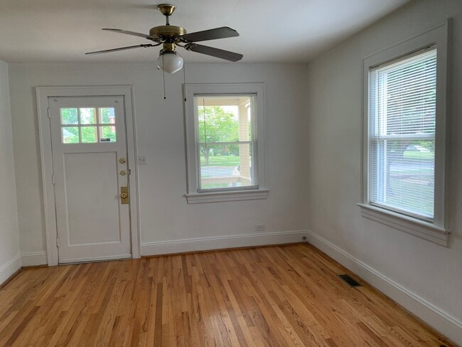 Building Photo - One Level House off Fort Avenue