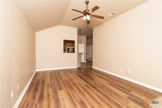 Building Photo - 402 Sladecek Dr