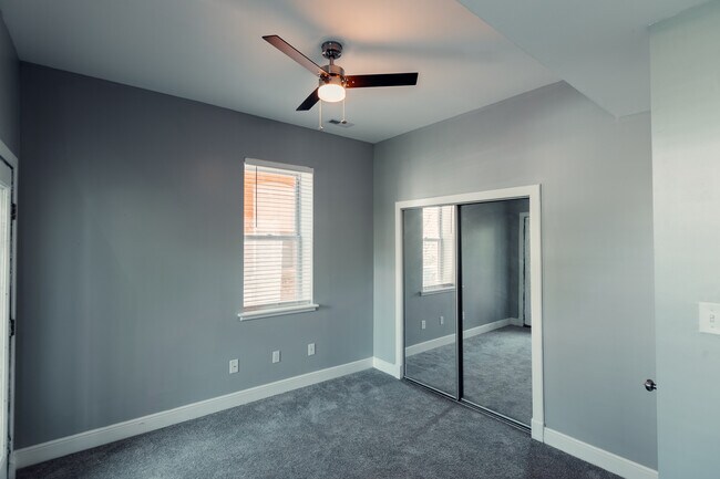 Foto del edificio - 5879 Nina Pl #1