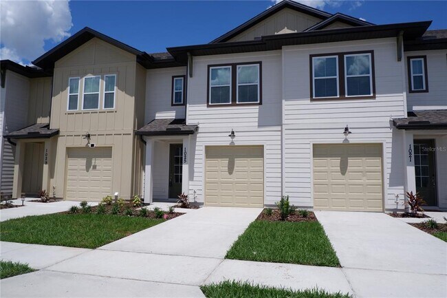 Foto del edificio - 1025 Plantation Ln