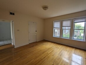 Building Photo - 3040 N Whipple St