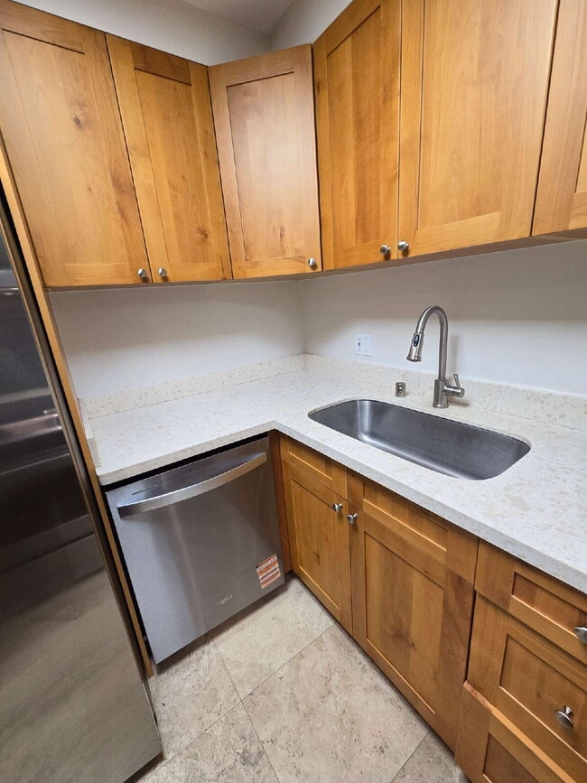 Foto del edificio - Renovated 2br, 2ba, 2pkg - Regency Park with Views!