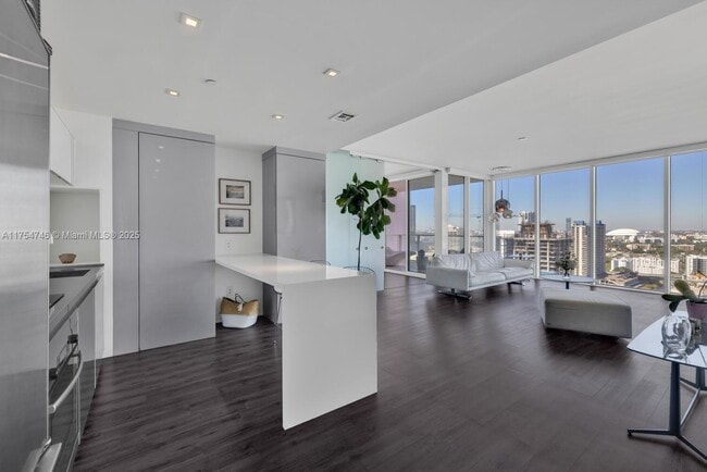 Building Photo - 1040 Biscayne Blvd