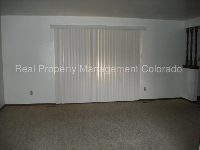 Building Photo - 5315 Artistic Cir