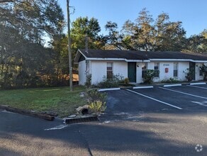 Building Photo - 37232 Clinton Ave