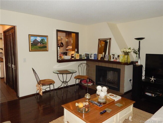 Building Photo - 21 Hudson Glen St