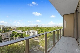 Building Photo - 2678 Tigertail Ave