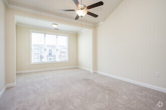 Living room / Sunroom - Groves at Berry Creek