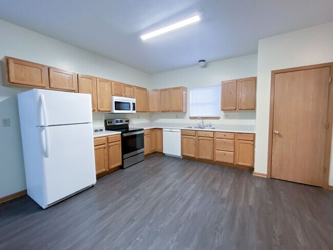 Foto del edificio - 3867-3871 Ledyard Street