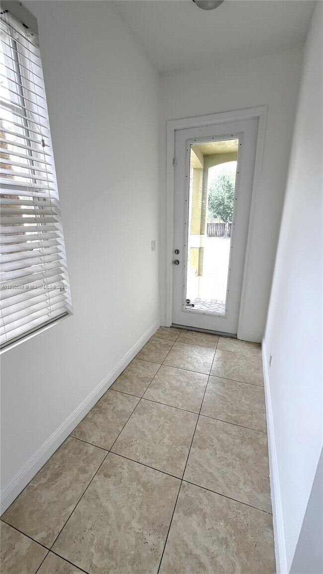 Foto del edificio - 3151 SW 47th St