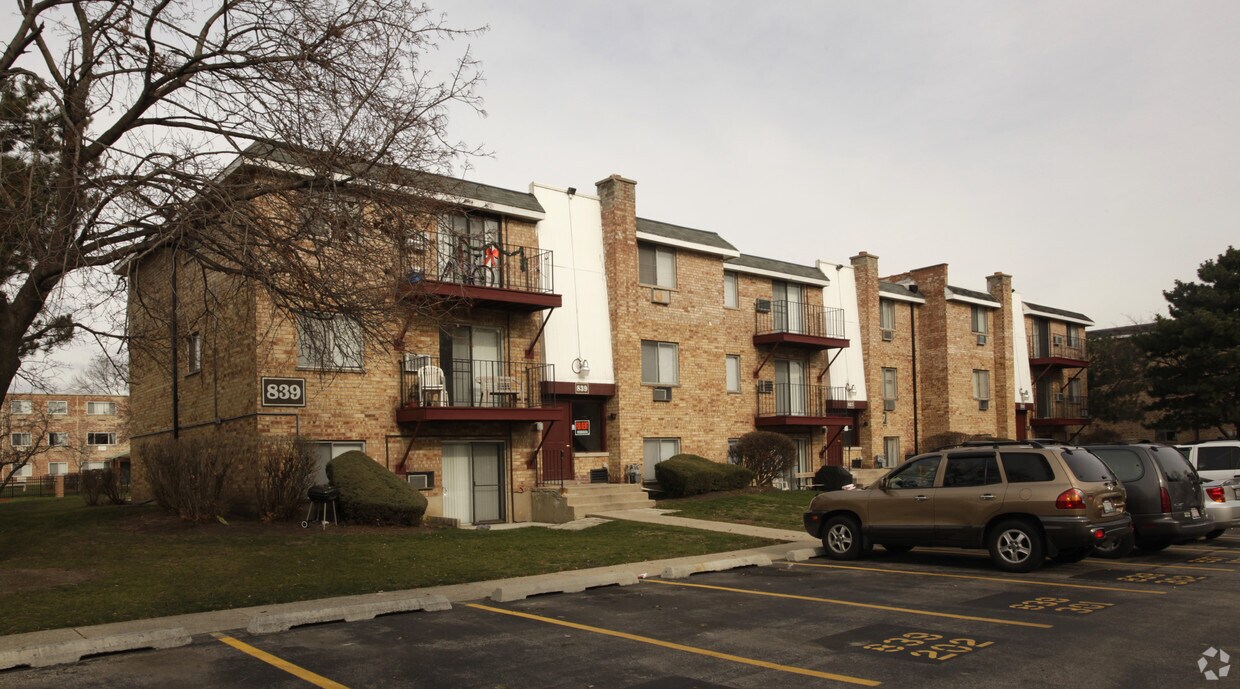 Building Photo - 835-839 College Blvd
