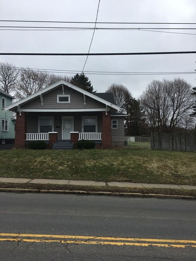 Primary Photo - 1023 Velasko Rd