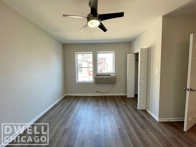 Foto del edificio - 1621 N Humboldt Blvd