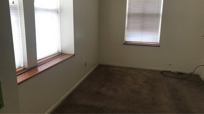 Building Photo - 3866 McRee Ave