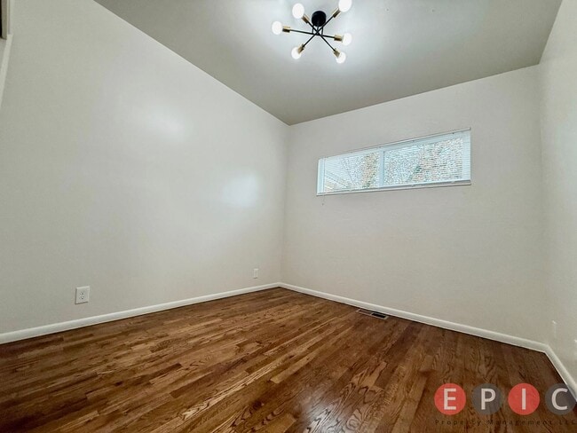 Building Photo - 4608 Russell St