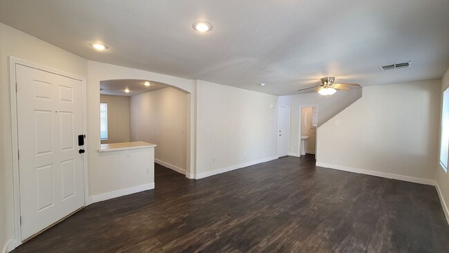 Building Photo - 9444 Grandview Spring Ave