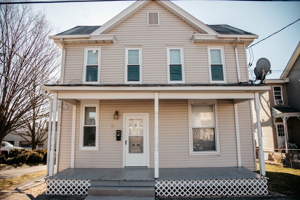 Primary Photo - 28 W Hummelstown St