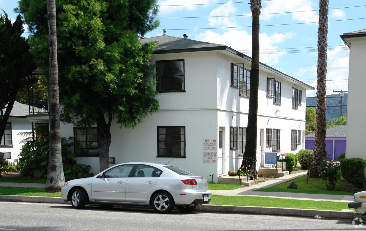 Building Photo - 928 W Glenoaks Blvd