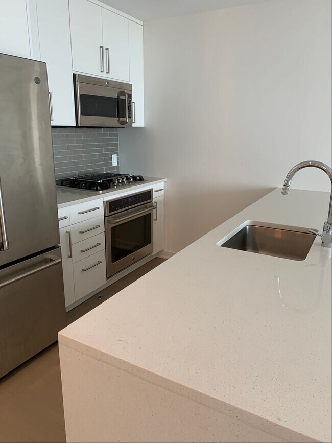 Building Photo - 6 Bruce Reynolds Boulevard Apt #1-800, For...