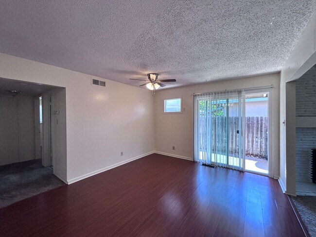 Foto del edificio - 3125-3127 Cottage Park Avenue