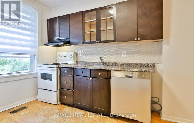 Building Photo - 125 Drayton Ave