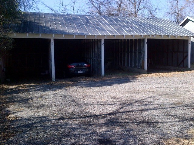 Building Photo - 135 Howeland Cir
