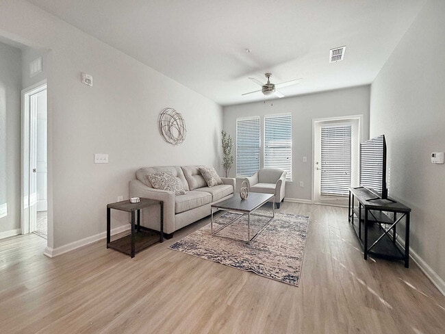 Foto del edificio - 1564 Flournoy Cir W