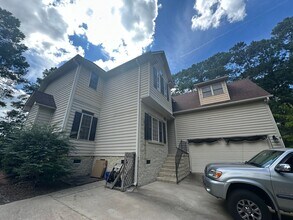Building Photo - 143 Fairway Ln