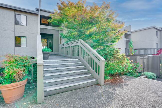 6540 Park Point Lane NE C304 Seattle, WA 9... photo'