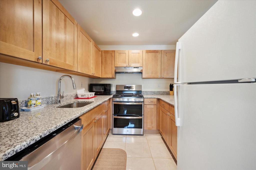 Primary Photo - 282 Stone Ridge Dr