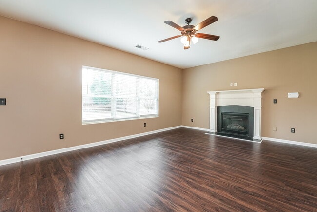 Building Photo - 981 Rock Elm Dr