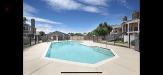 Building Photo - 2475 Village Green