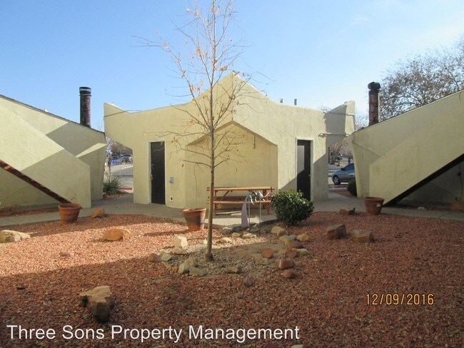 Building Photo - 3409 Tulane Dr NE