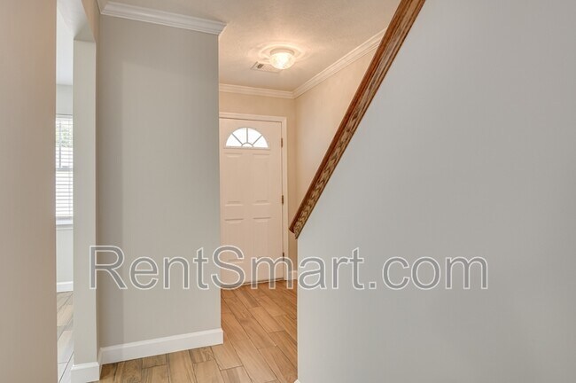 Foto del edificio - 4686 Brookwood Ln