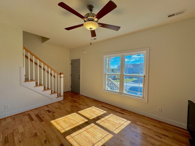 Foto del edificio - Old Forest Rd Duplex