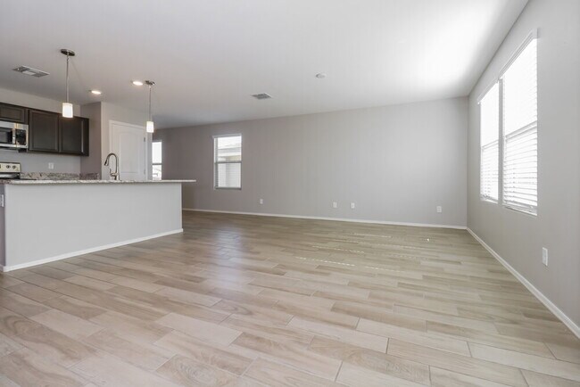 Foto del edificio - 25773 W Euclid Ave