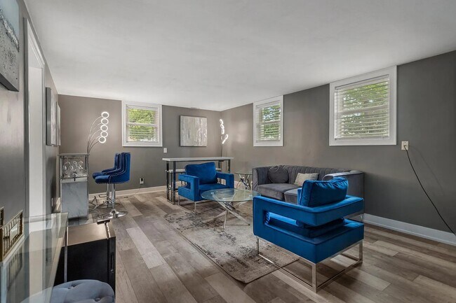 Foto del edificio - 2103 Pond St