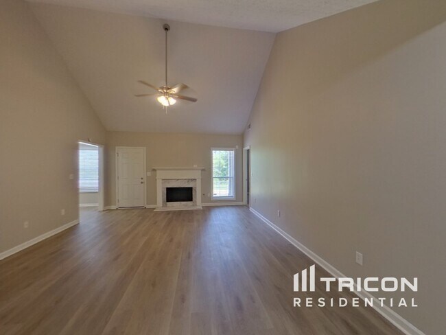 Building Photo - 2252 Red Rose Ln