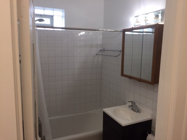 Photo - 4008 N McVicker Ave Apartment