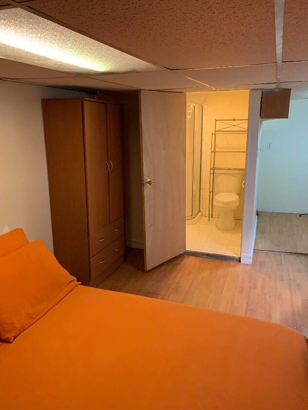 Foto del edificio - 1587-1549 E 49th St